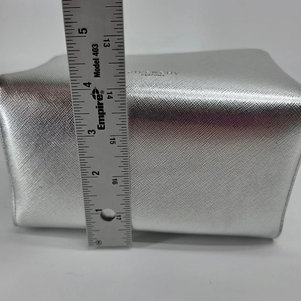 Givenchy Parfums Cosmetic Bag Silver Metallic Star Zipper Travel Makeup Cube‎
